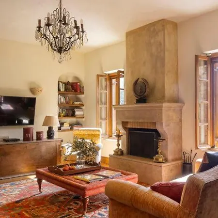 Geoeli House *