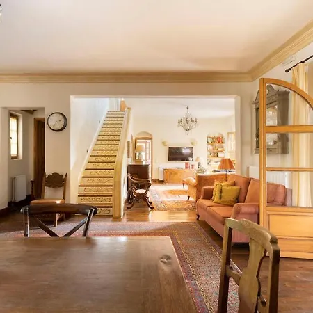 Geoeli House